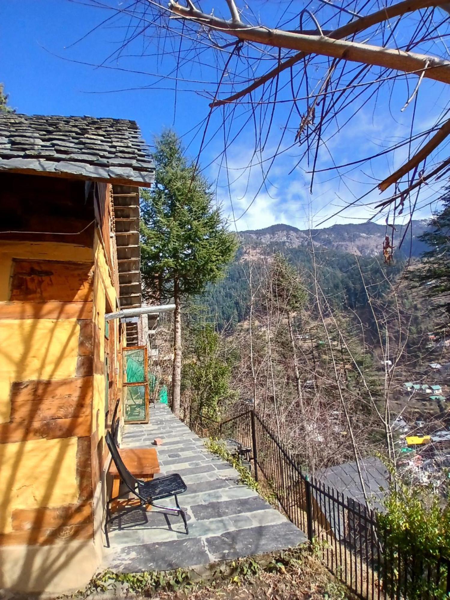 Swiss Cottage Jibhi Exterior photo